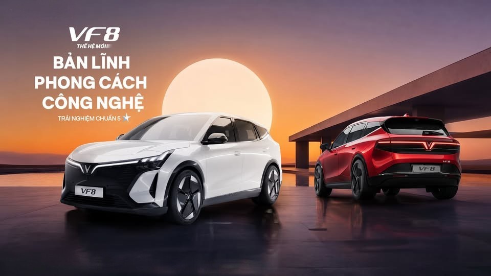 Một trong những nâng cấp dễ cảm nhận nhất trên VF 8 thế hệ mới đến từ hệ thống treo thích ứng được tinh chỉnh lại để mang tới trải nghiệm vận hành êm ái và ổn định hơn trong điều kiện sử dụng thực tế hàng ngày.